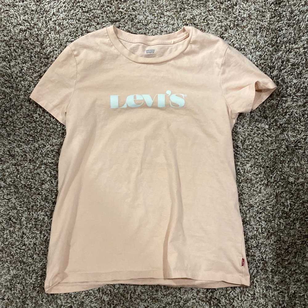 Levi’s T-shirt